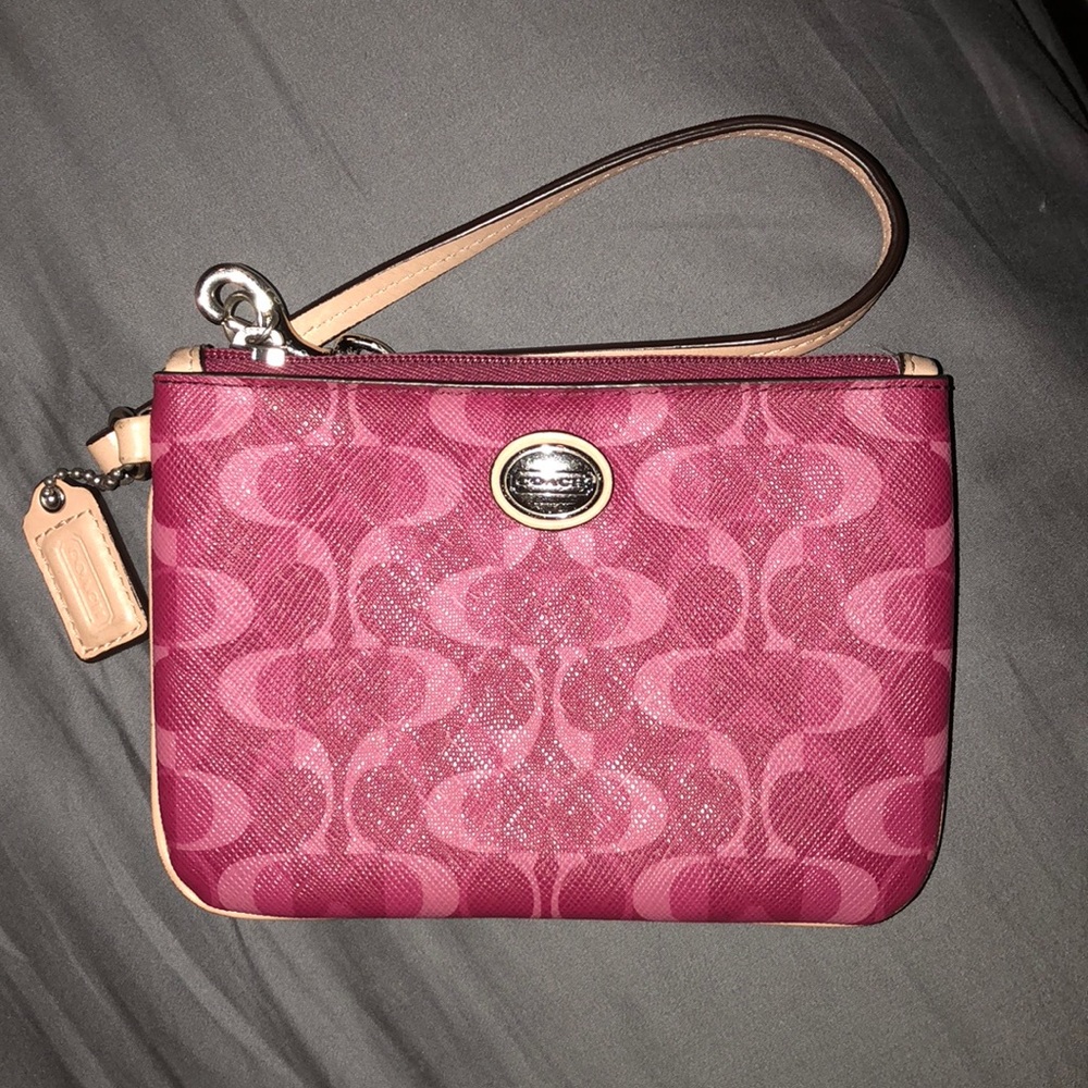 Coach Wristlet 👛